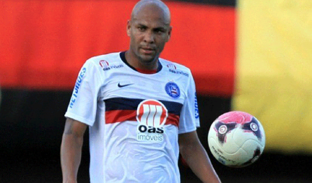 STJD suspende atacante Souza por quatro jogos