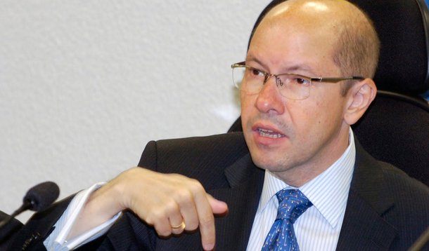 Votação da PEC que fortalece CNJ fica para 2012