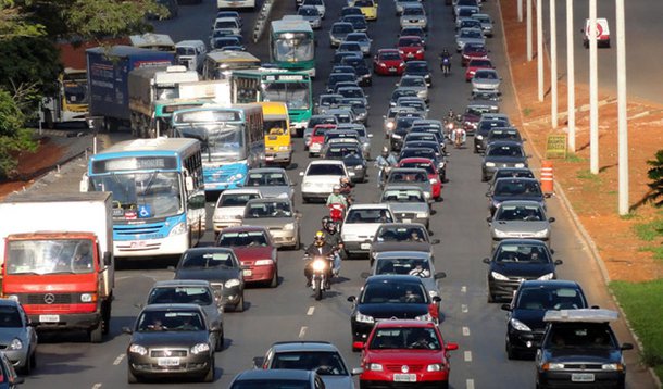 Frota de motos no DF cresce junto com acidentes