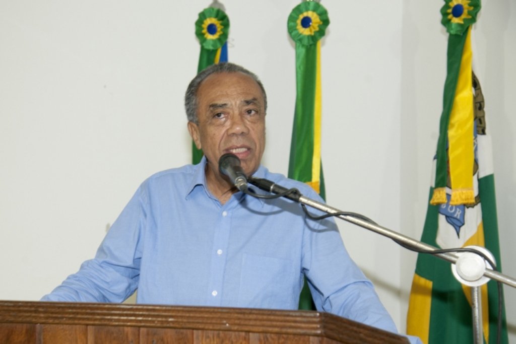 Com anúncios desta semana, João se fortalece para 2014