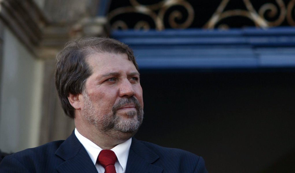  Renildo Calheiros recebe apoio de líder do PT na Câmara 