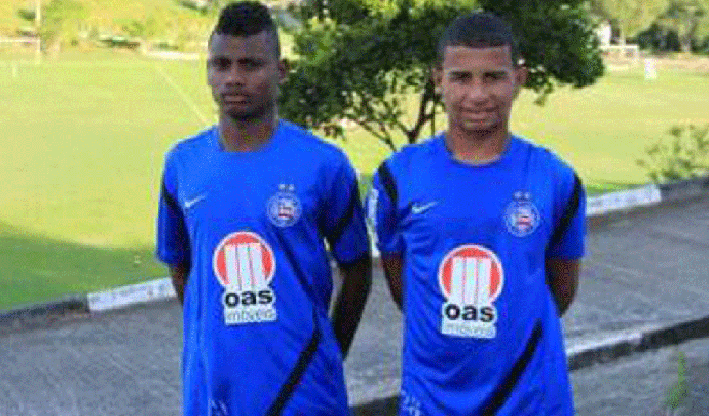 Meninos com a amarelinha