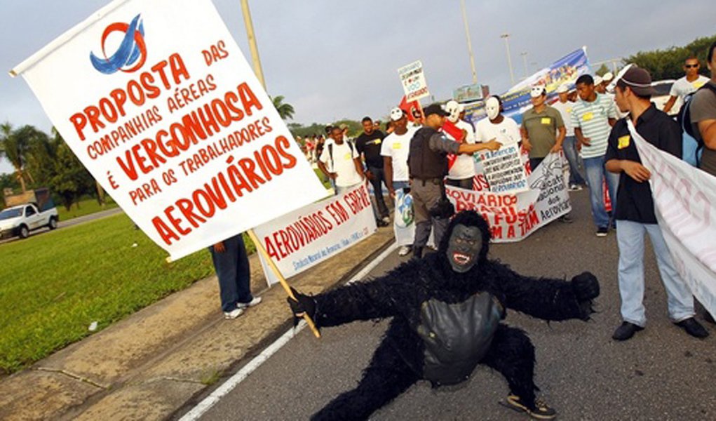 Apesar da greve dos aeroviários, movimento nos aeroportos de São Paulo é normal