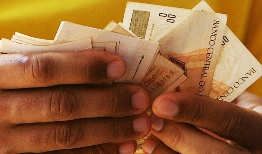 Salário médio mundial é R$ 2,7 mil