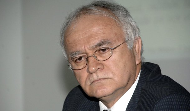 Ferro rebate acusações de correligionários