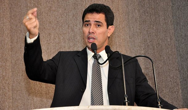 Robson: "acredito que João pode apoiar Jackson; o que puder fazer por isso, farei"
