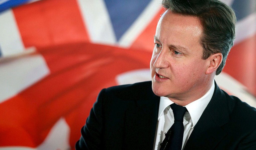 Grã-Bretanha nunca cederá ao terror, diz Cameron
