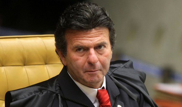 Globo faz editorial em defesa de Fux