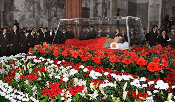 TV da Coreia do Norte mostra funeral de Kim Jong-il