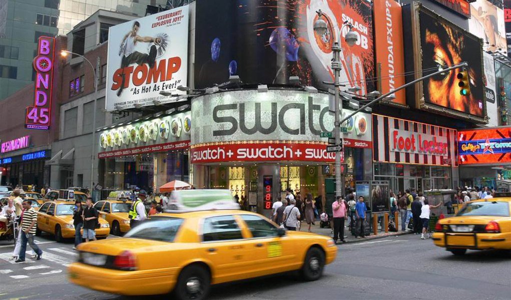 Gasto de brasileiros no exterior é recorde para abril