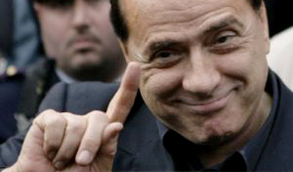 A última comédia de Silvio Berlusconi