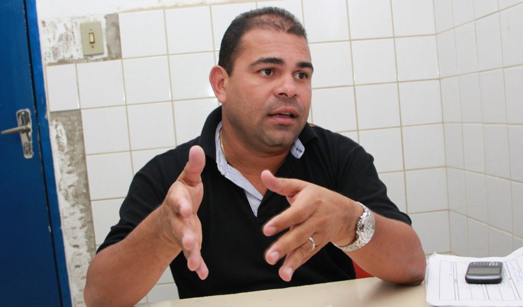 Traficantes ameaçam metralhar estudantes