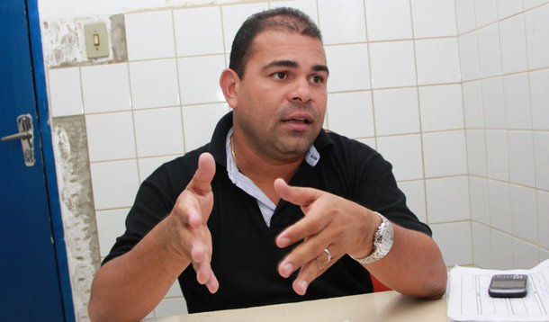 Traficantes ameaçam metralhar estudantes