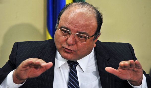 Não houve abalo no governo, diz Vaccarezza sobre 2011