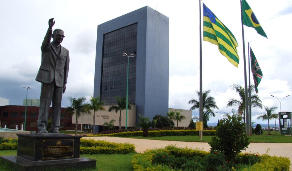 PMDB e PT se atritam por lugares no Paço