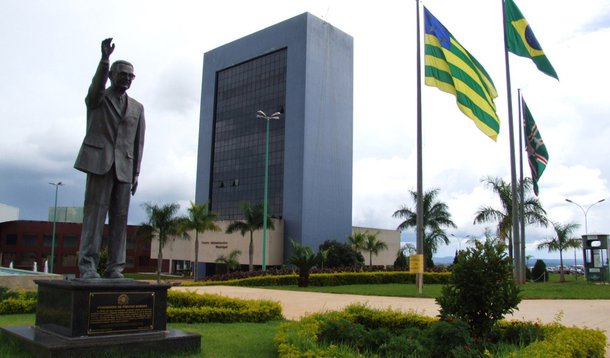 PMDB e PT se atritam por lugares no Paço