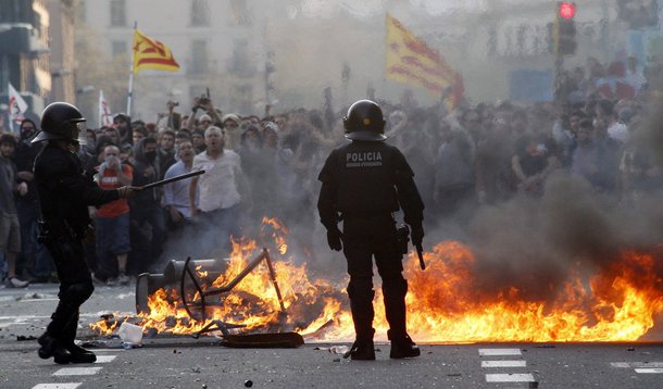 Greve geral provoca confrontos na Espanha