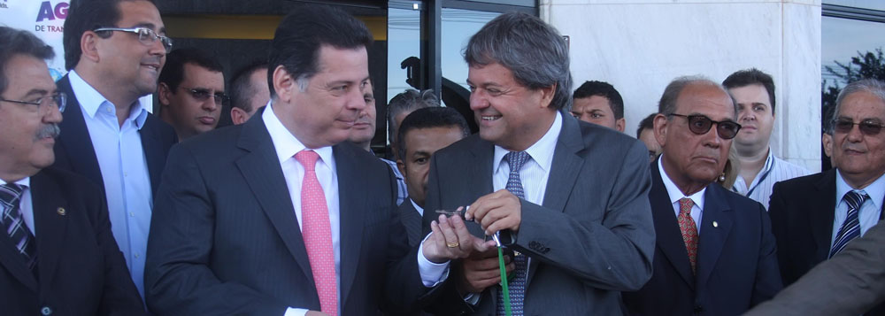 Agetop dá conta do recado, diz Perillo em solenidade