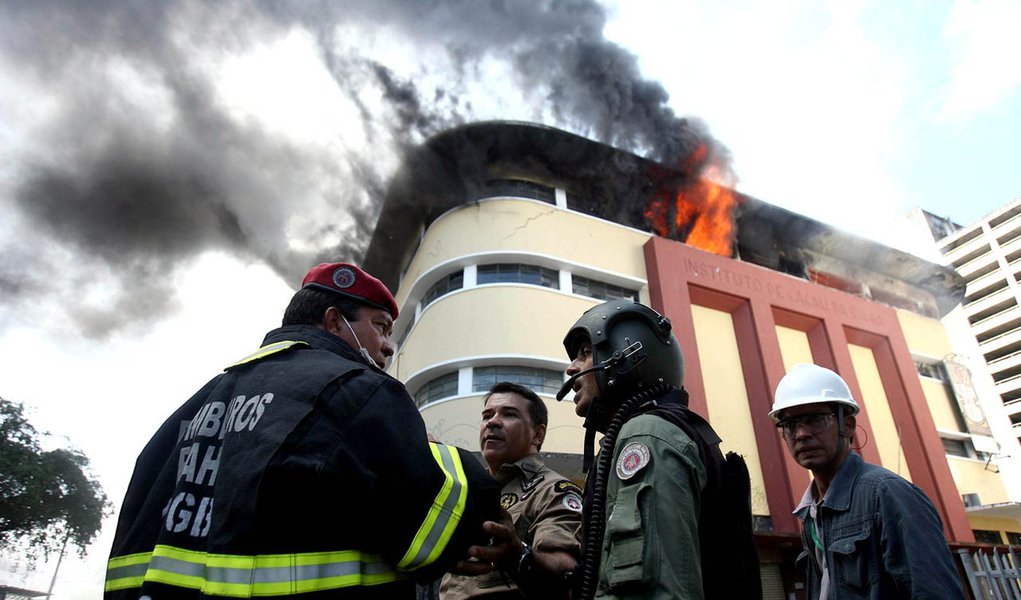 Incêndio atinge prédio do Instituto do Cacau