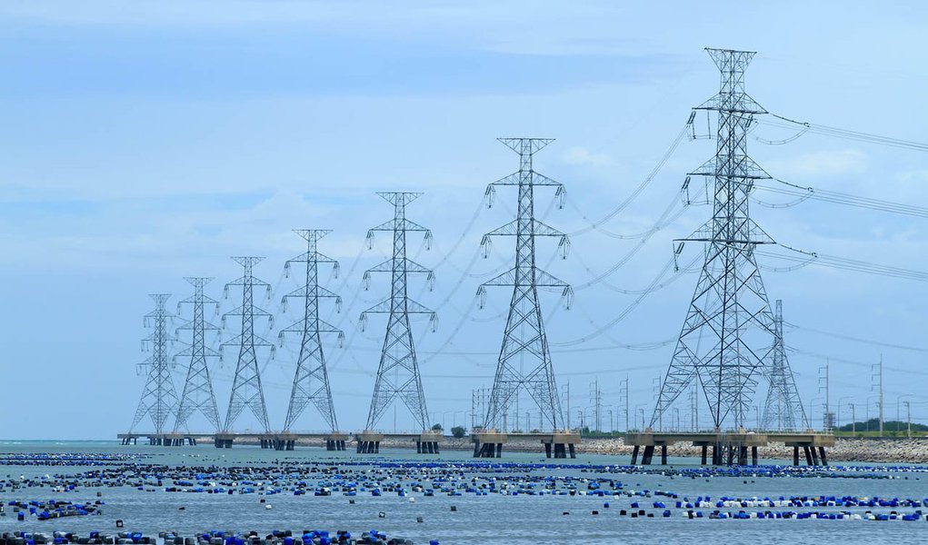 Concessões: acionistas da Eletrobras aprovam antecipar renovação