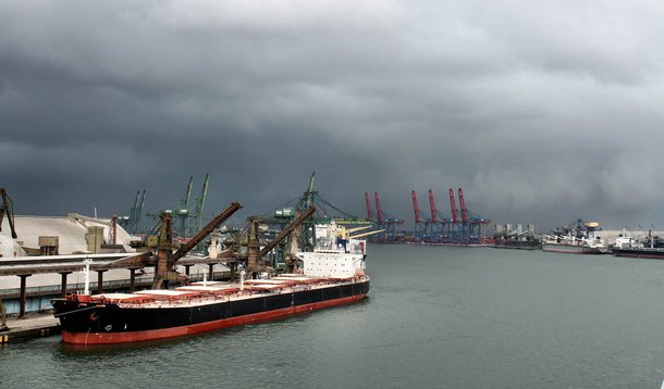 Balança comercial tem pior novembro em 12 anos