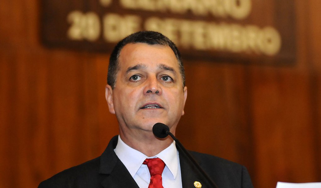 Deputados lançam frente sobre passagens de ônibus