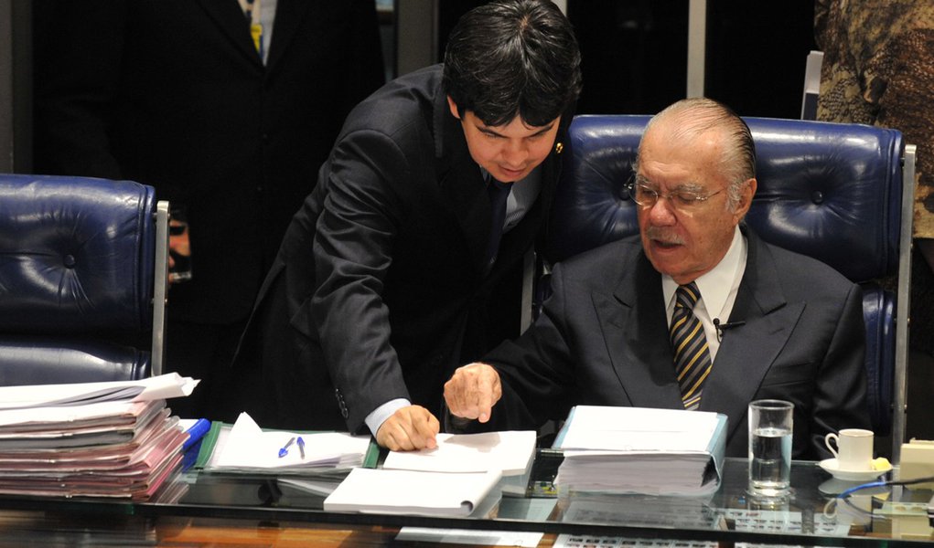 Sarney defende agilidade em apuração contra Demóstenes