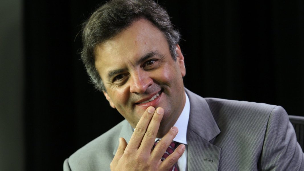 Aécio vê 2013 como ano do grande recomeço