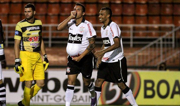 Com equipe reserva, Corinthians vence confronto equilibrado
