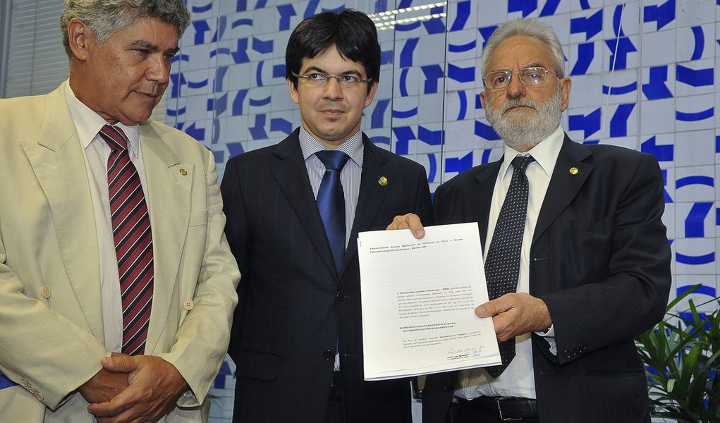 PSOL acusa Demóstenes Torres de quebrar decoro