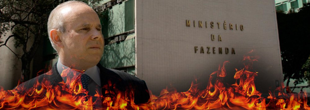 PIB fraco reacende rumor sobre queda de Mantega