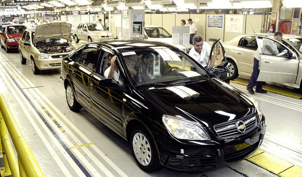 CNI reduz projeção de crescimento do PIB para 2,1%