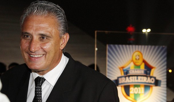 Tite renova com o Corinthians