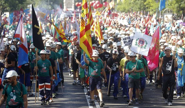 Polícia espanhola dispara bombas de borracha contra mineiros