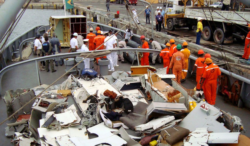 Investigação paralela dá nova versão sobre queda do AF 447