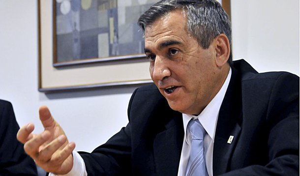 Pedido de esclarecimento a Pimentel não preocupa, diz Gilberto Carvalho