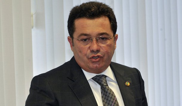 Senador Vital do Rêgo ameaça ambições de Dilma no Senado