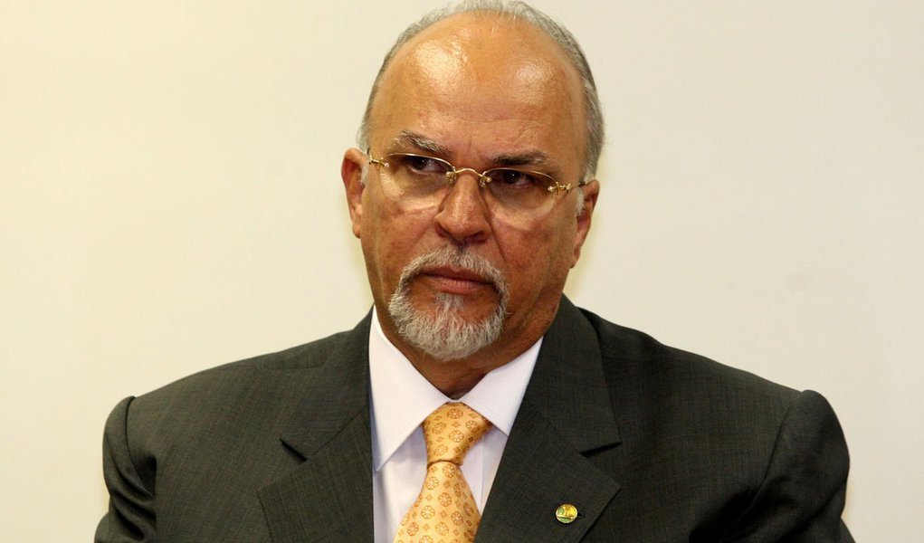 Negromonte: "Não fico de joelhos para ninguém"