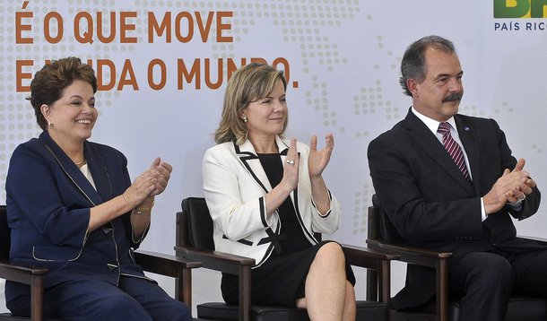 Governo lança 12,5 mil bolsas de estudo no exterior