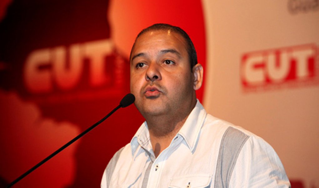 CUT ameaça irá às ruas para defender réus do mensalão
