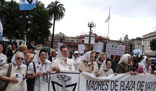 Argentina recomeça julgamento de roubo de bebês na ditadura