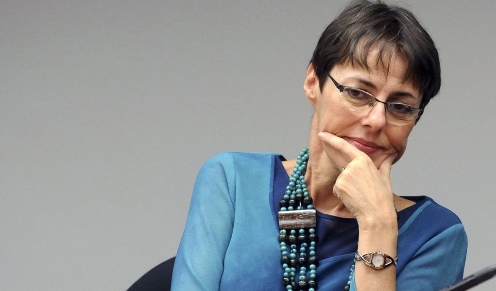 Ana de Hollanda pode perder a vaga para Paulo Teixeira