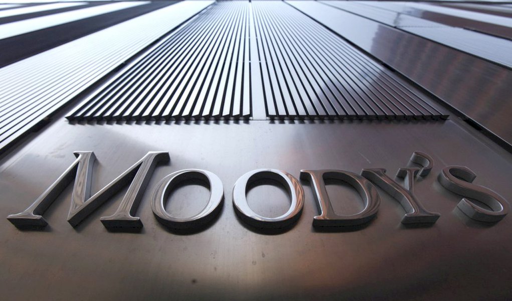 Moody's coloca oito bancos da Espanha em revisão