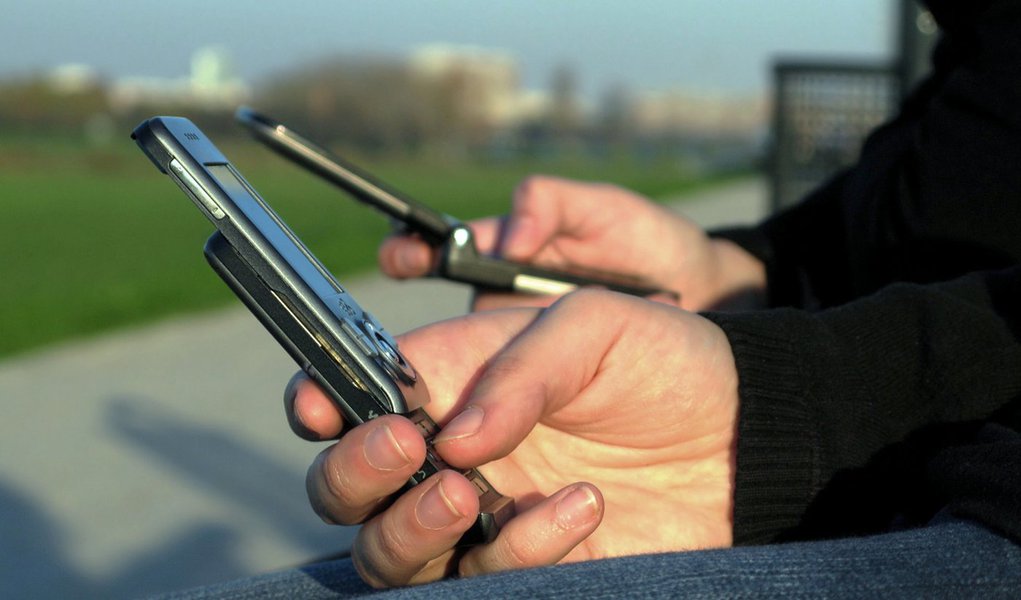 Deputado cobra empenho da Anatel na CPI da Telefonia Móvel