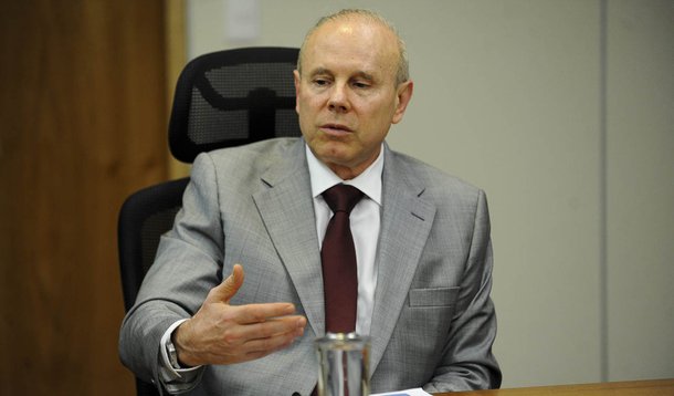Mantega estima crescimento de 4% em 2013