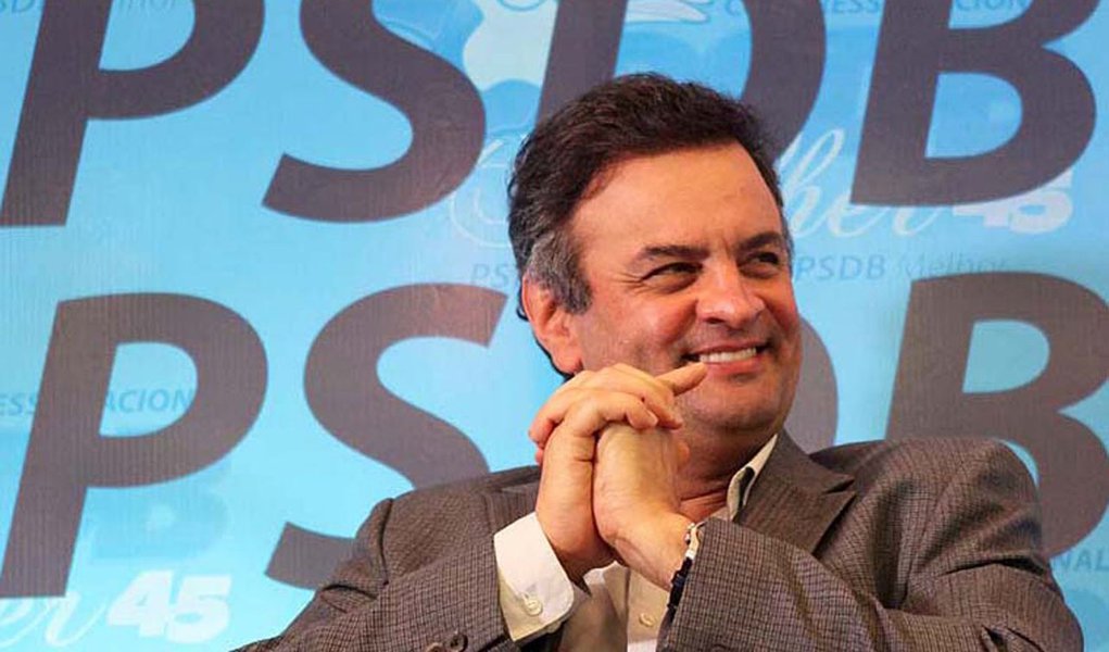 Aécio deve presidir PSDB nacional no ano que vem