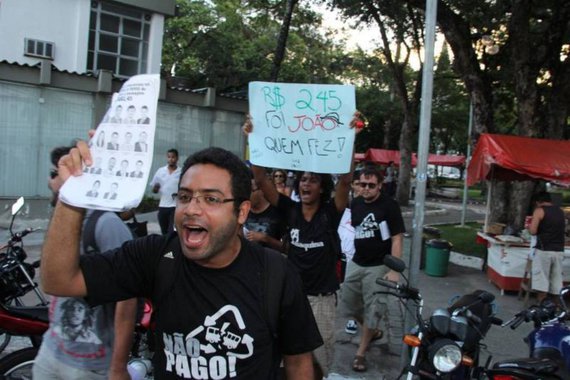 João Alves sanciona tarifa de ônibus de R$ 2,45, sob protestos