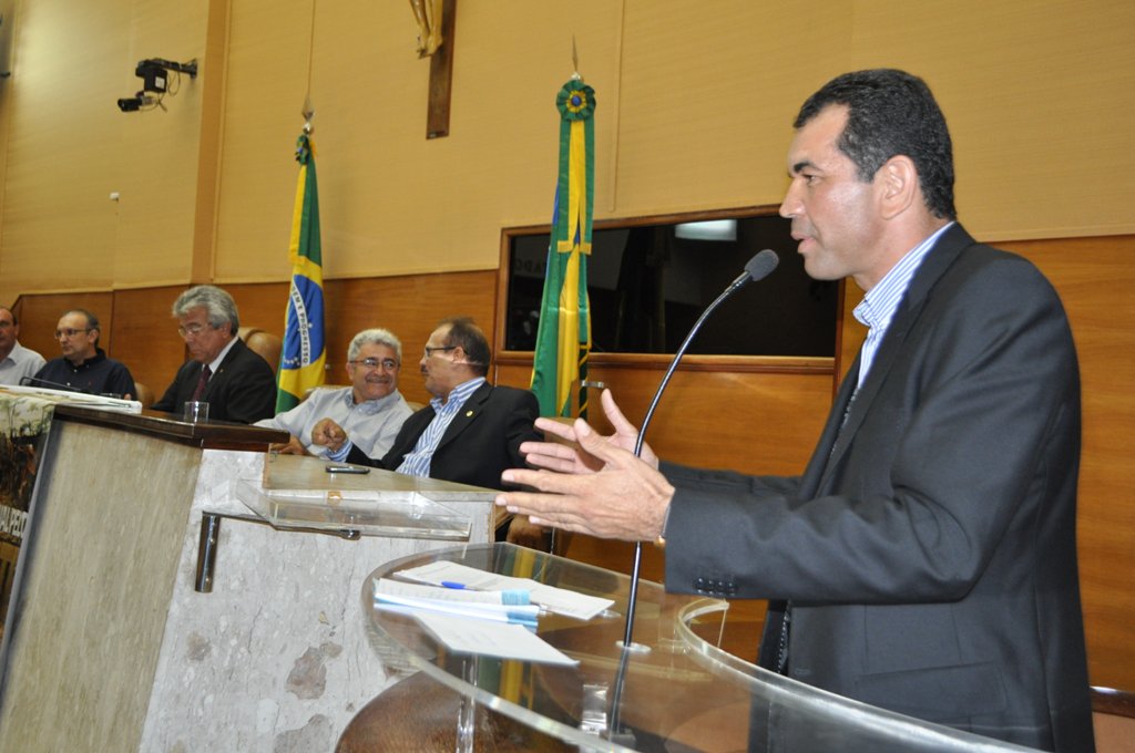 Protesto contra seca e queda do FPM mobiliza prefeitos e parlamentares
