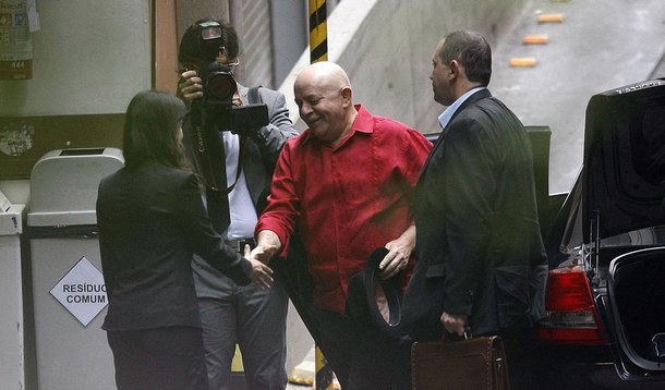 Lula chega a hospital para terceira quimio