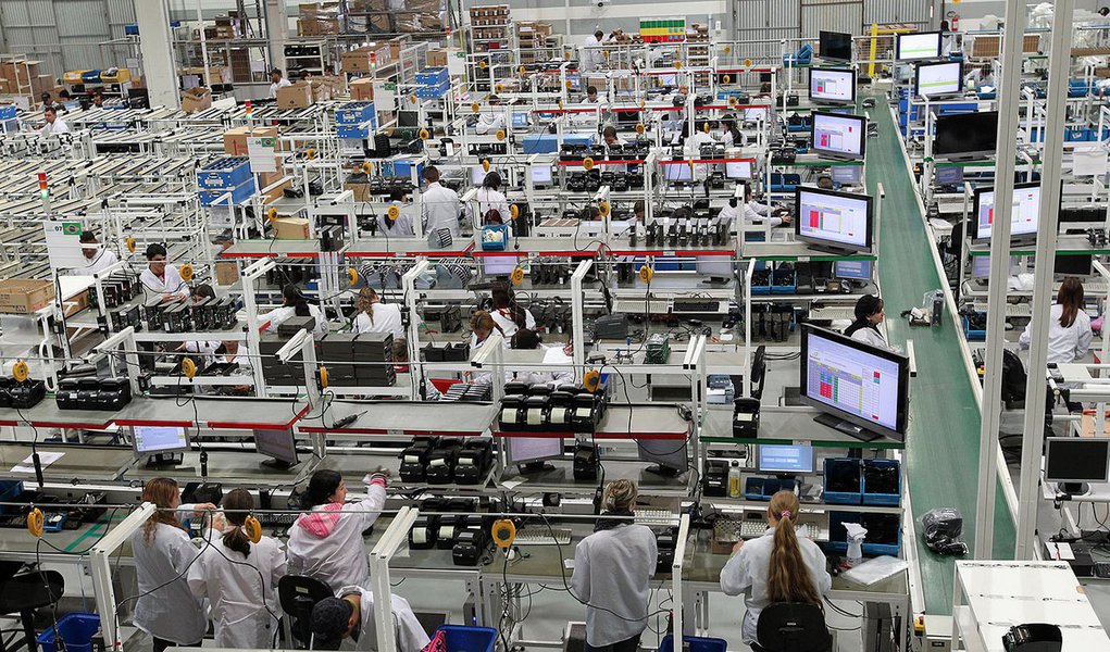 Analistas mantêm crescimento do PIB em 3% para 2013